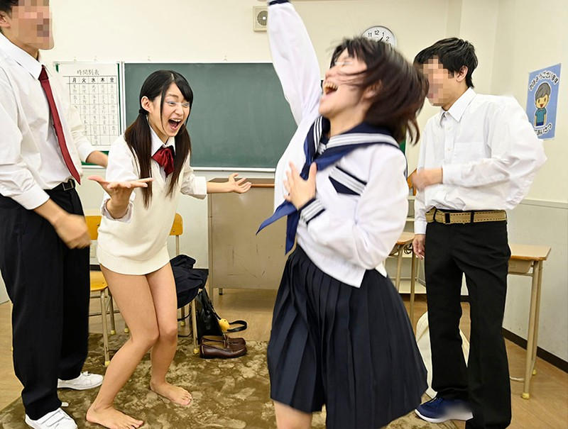 制服女子校生が野球拳